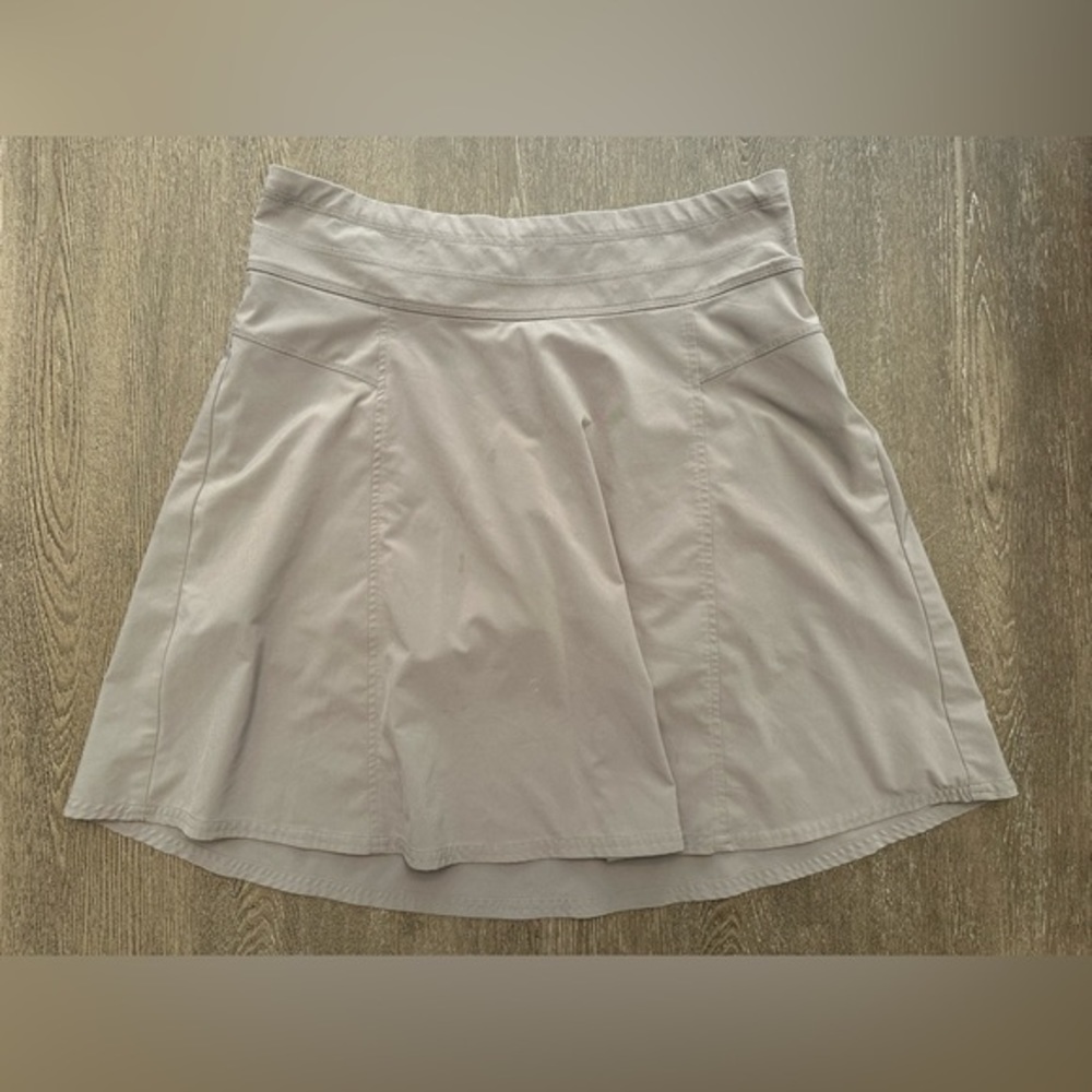 KHAKI / GREY ATHLETA BRAND SKORT - Size 8T SKU:225